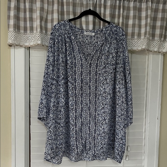 Rose & Olive Blue and White Floral Tunic - Picture 1 of 7